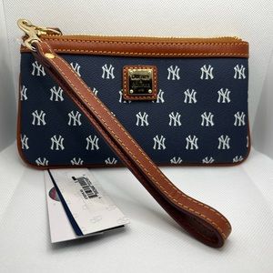 Dooney & Bourke NY Yankees Wristlet